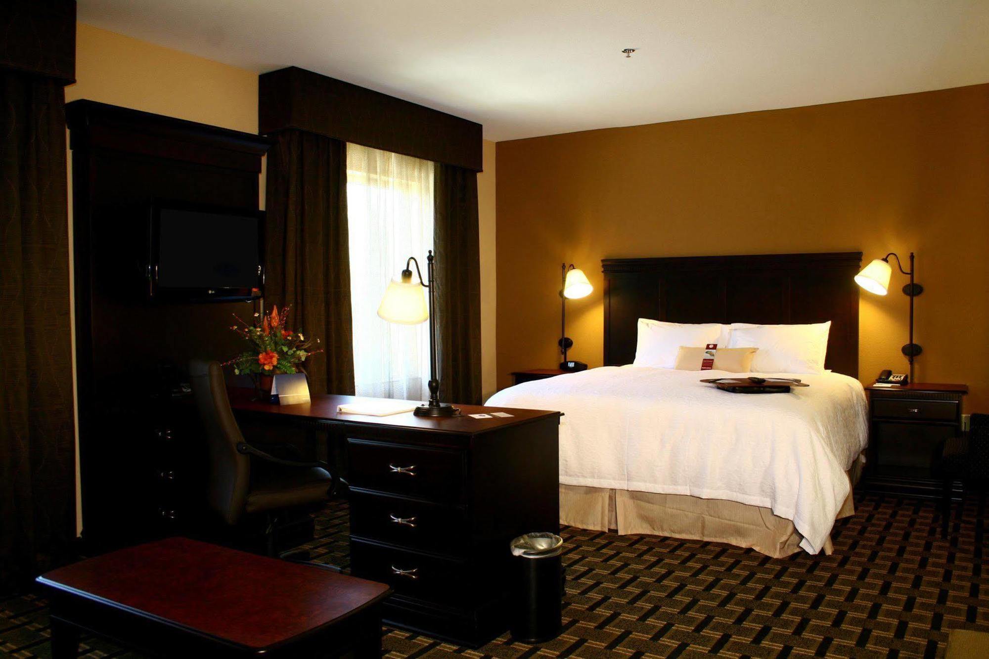 Hampton Inn & Suites Palestine Room photo
