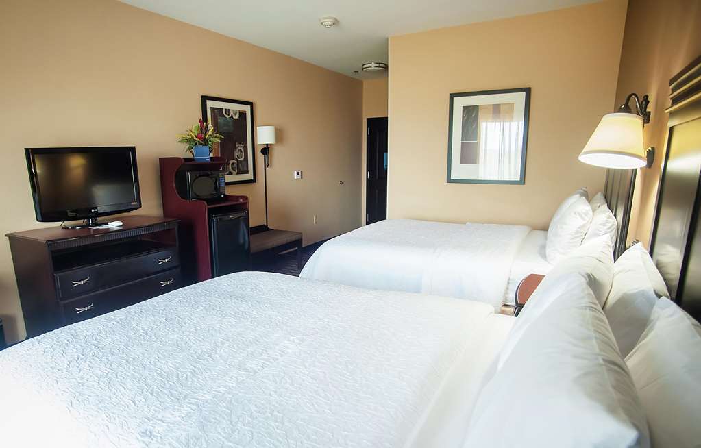 Hampton Inn & Suites Palestine Room photo